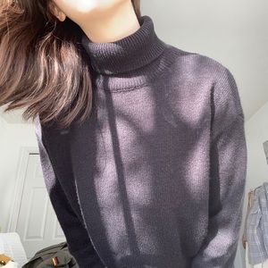 H&M Black Cropped Turtleneck Sweater